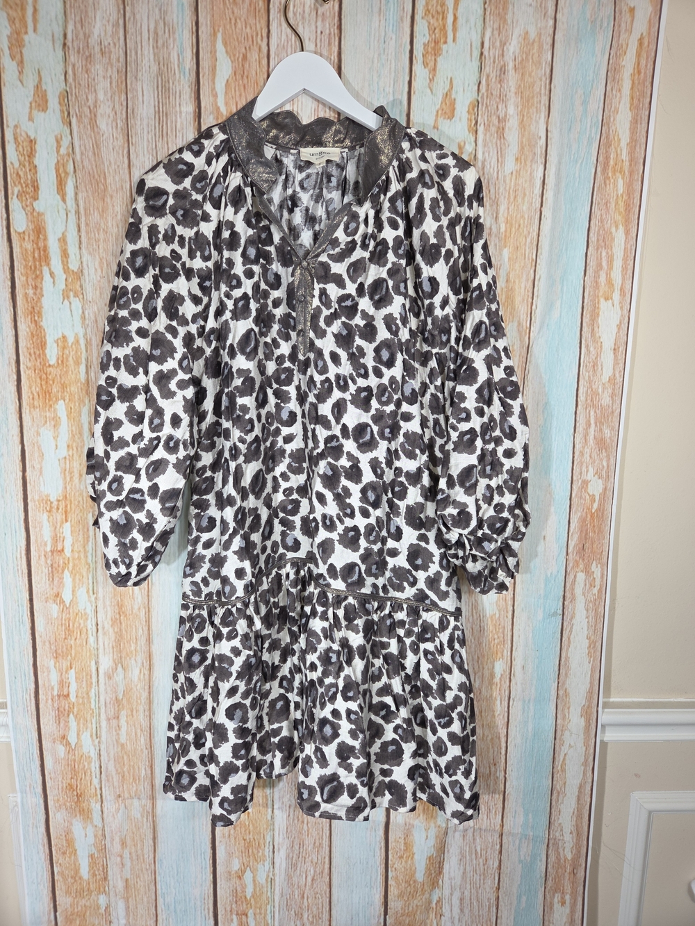 Umgee Leopard Brown And Cream Print Tiered Mini Dress W Metallic Gold Trim. Sz L